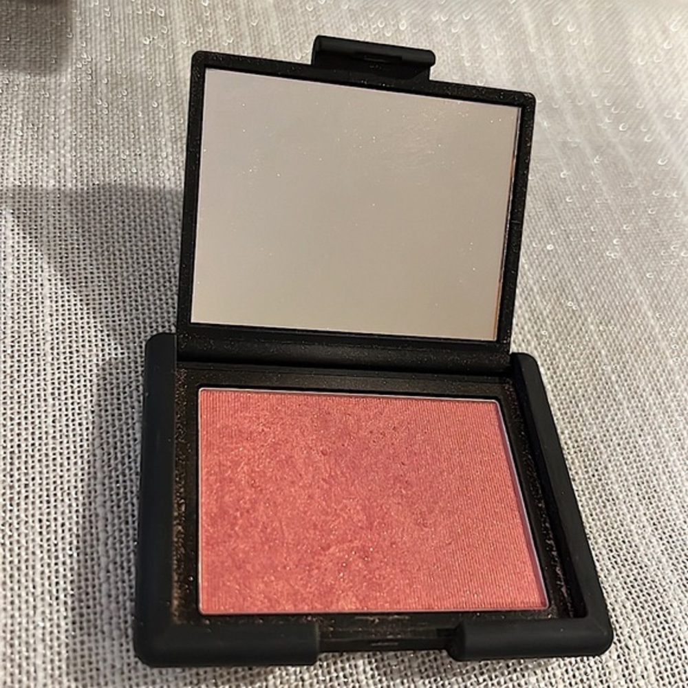 NARS blush in Orgasm